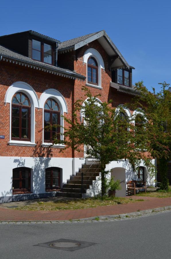 Ferienwohnung Lykkegård - Glück im ehemaligen Weinkeller Tönning Exterior foto